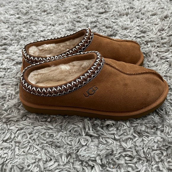 UGG Shoes - 100% Authentic UGG Women's Tasman braid Slipper Shoes Chestnut size 9